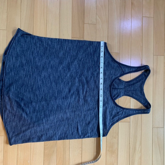 Lululemon - Picture 3 of 5